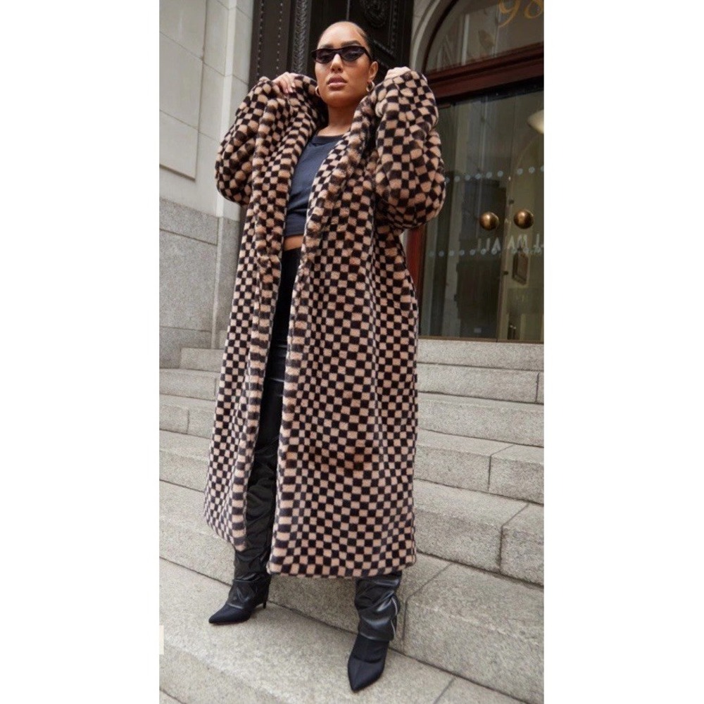 Pretty Little‎ Thing Brown STONE Checked Faux Fur Coat Women's Size 18 - Picture 2 of 16